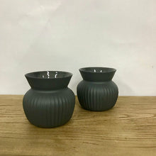 Load image into Gallery viewer, Flax Amity Vase h11cm - Charcoal
