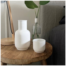 Load image into Gallery viewer, Flax Carafe White
