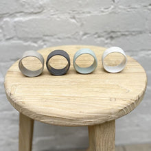 Load image into Gallery viewer, Flax Napkin Ring 3x6 - Grey
