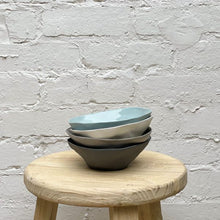 Load image into Gallery viewer, Flax Fruit Bowl d19cm - Charcoal
