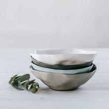Load image into Gallery viewer, Flax Fruit Bowl d19cm - Charcoal
