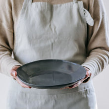 Load image into Gallery viewer, Flax Plate d26cm - Charcoal
