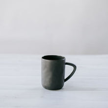 Load image into Gallery viewer, Flax Mug h10cm - Charcoal

