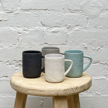 Load image into Gallery viewer, Flax Mug h10cm - Grey
