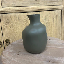 Load image into Gallery viewer, Flax Sake Bottle h15cm - Khaki
