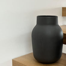 Load image into Gallery viewer, Flax Tub Vase d29cm - Charcoal
