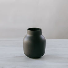 Load image into Gallery viewer, Flax Tub Vase d15cm - Charcoal
