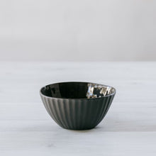 Load image into Gallery viewer, Flax Amity Bowl d12cm - Charcoal

