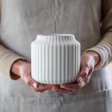 Load image into Gallery viewer, Flax Amity Pot h12cm - White
