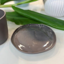 Load image into Gallery viewer, Flax Round Saucer 13.5cm  Charcoal
