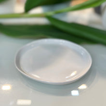 Load image into Gallery viewer, Flax Round Saucer 13.5cm  White

