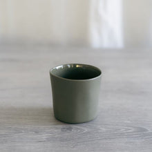Load image into Gallery viewer, Flax Round Cup d8cm Khaki
