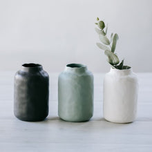 Load image into Gallery viewer, Flax Vue Vase D9H14 White
