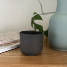 Load image into Gallery viewer, Flax Tumbler Charcoal
