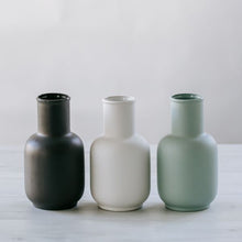 Load image into Gallery viewer, Flax Carafe Charcoal
