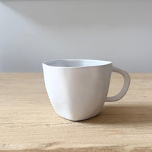 Load image into Gallery viewer, Flax Cup with Handle - White
