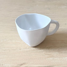 Load image into Gallery viewer, Flax Cup with Handle - White
