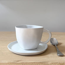 Load image into Gallery viewer, Flax Cup with Handle - White

