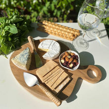 Load image into Gallery viewer, Natural Wicker Cheese Knives Set
