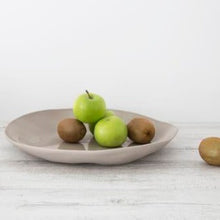 Load image into Gallery viewer, Flax Charger Plate d35cm - Grey
