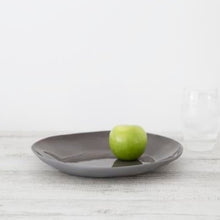 Load image into Gallery viewer, Flax Plate d26cm - Charcoal
