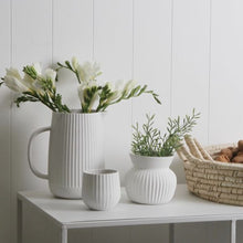 Load image into Gallery viewer, Flax Amity Jug h20cm - White
