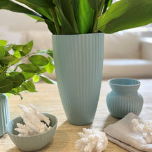 Load image into Gallery viewer, Flax Amity Vase h27cm - Duck Egg
